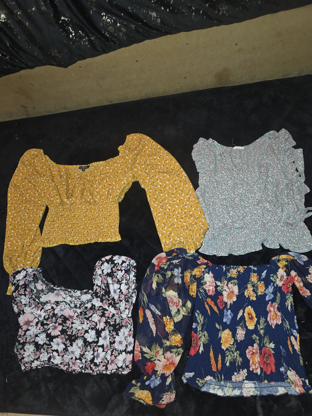 No Boundaries Yellow Floral Smocked Puff Sleeve Top - Women